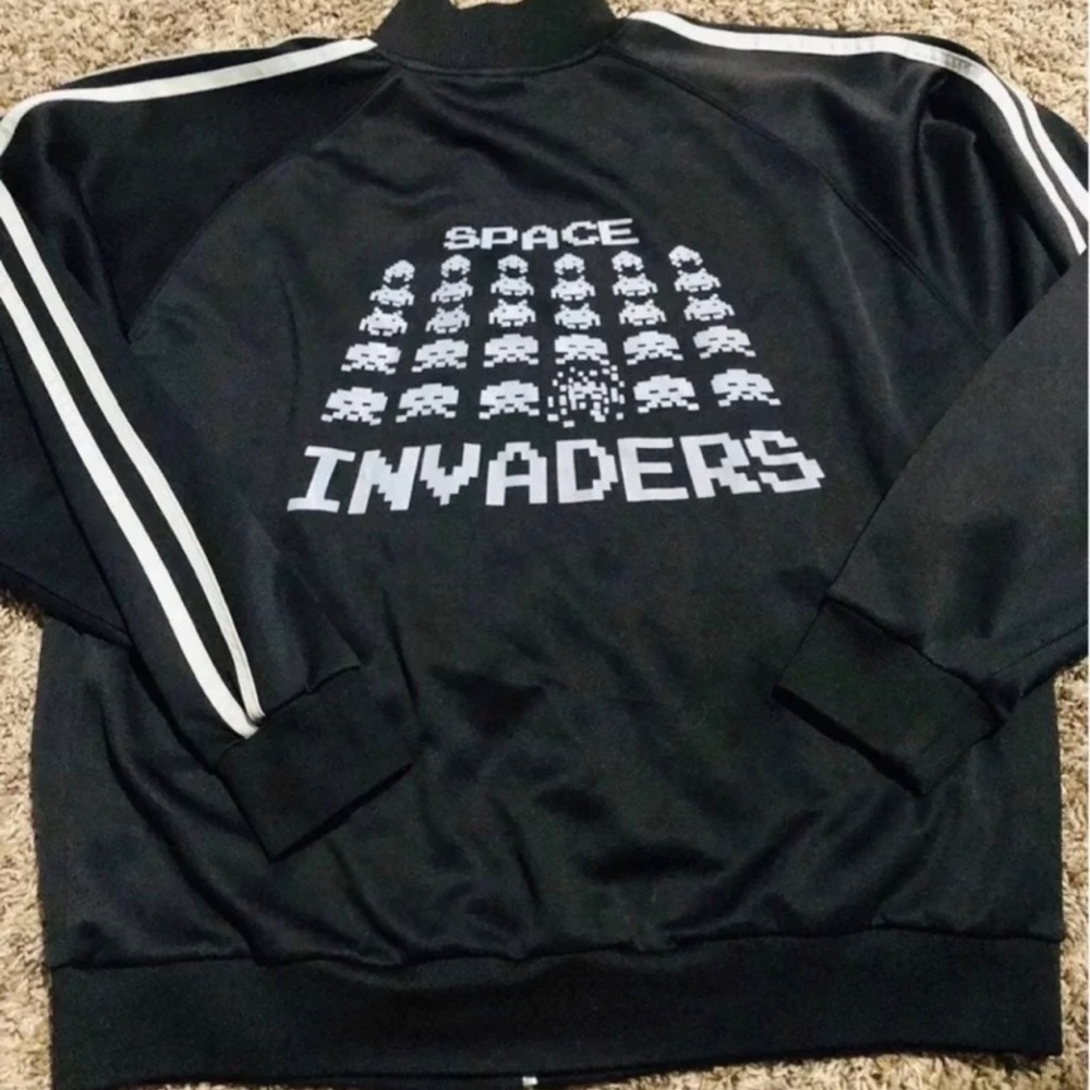 NEW Space Invaders Zipup Hoodie Men Large